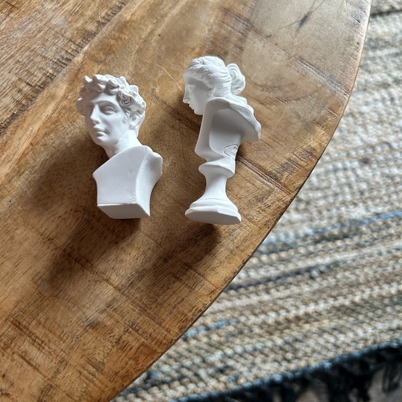 White Miniature Bust Statues - Picture 3 of 3